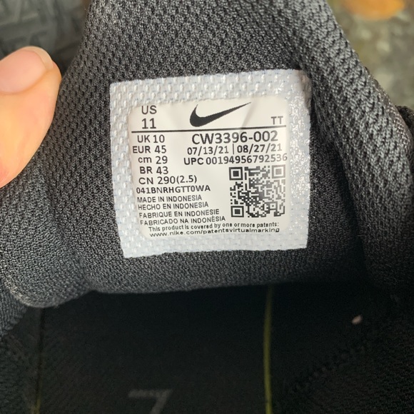 Men’s Nike Air Zoom Vomero - black, never worn - Picture 5 of 6